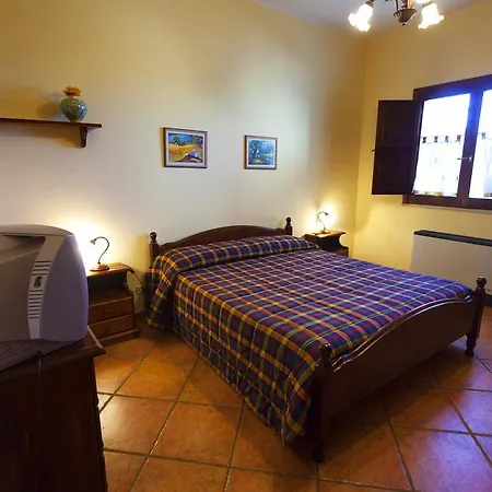 Fattoria Terra E Liberta Agroturismo Contrada Maeggio