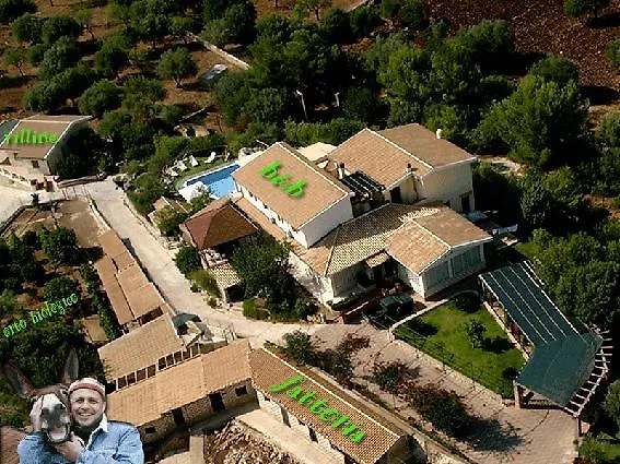 Fattoria Terra E Liberta 팜스테이 콘트라다 마에지오